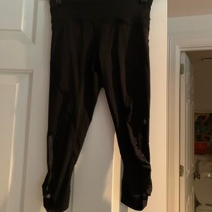 LULU LEMON cropped leggings SIZE 2